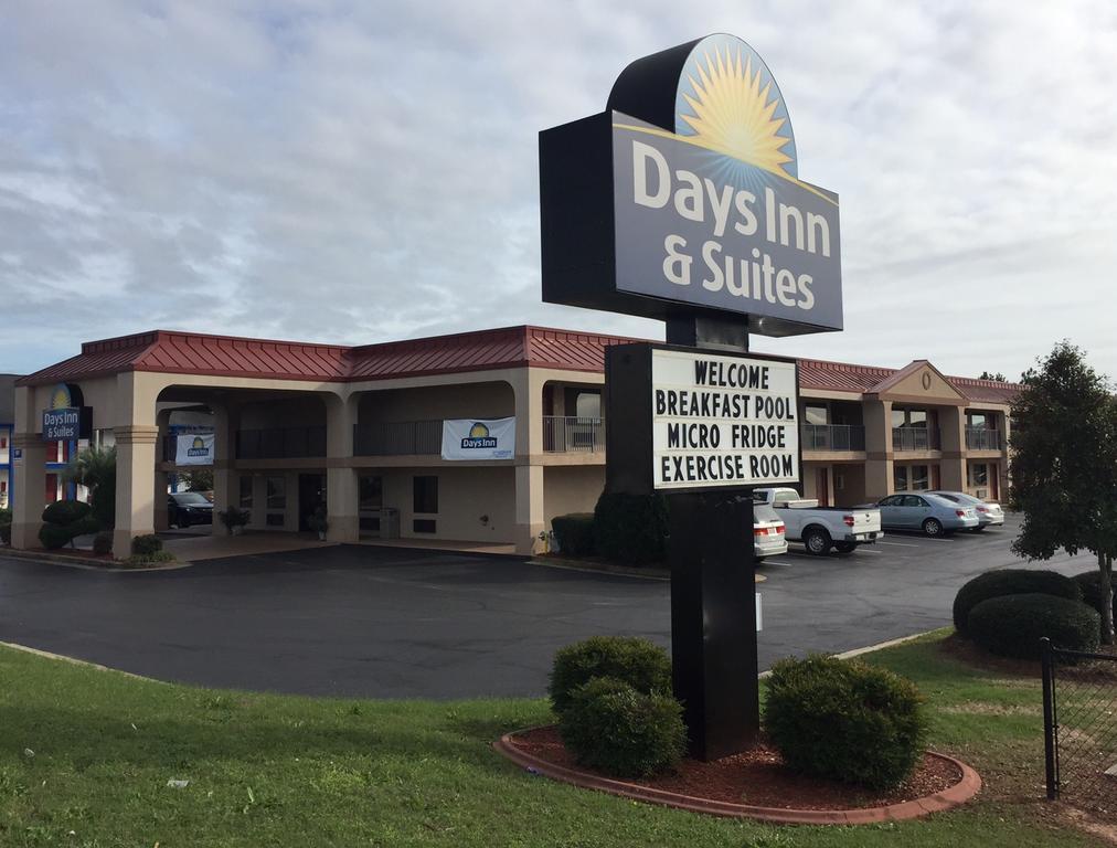 Days Inn & Suites By Wyndham Warner Robins Near Robins Afb Εξωτερικό φωτογραφία