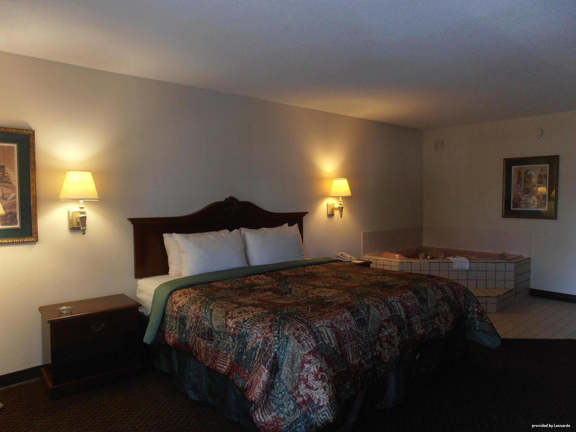 Days Inn & Suites By Wyndham Warner Robins Near Robins Afb Εξωτερικό φωτογραφία