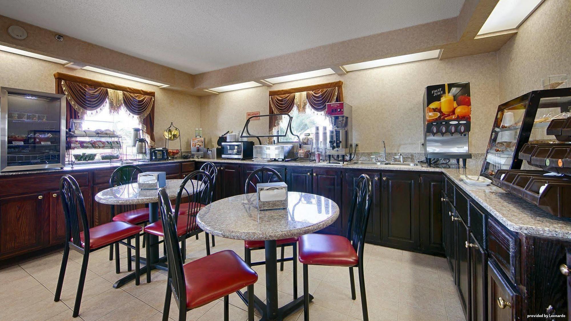 Days Inn & Suites By Wyndham Warner Robins Near Robins Afb Εξωτερικό φωτογραφία